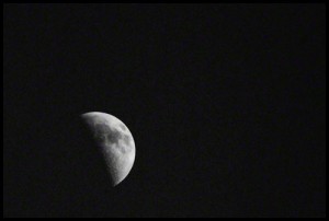 Moon seen from earth - Luna vazuta de pe globul pamantesc